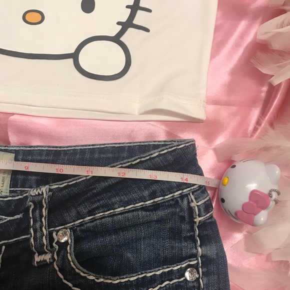Adorable 🍭vintage capris and crop top with hello kitty details 💖 - Picture 8 of 12
